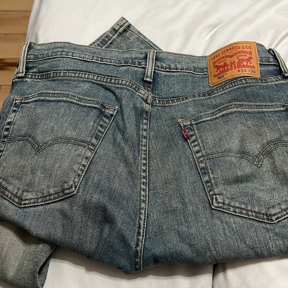 Levi’s - Picture 2 of 3